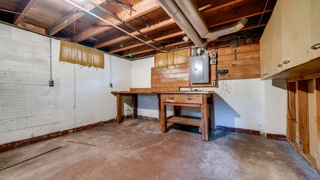 $150,000 | 240 Renrose Avenue, Loves Park, IL 61111