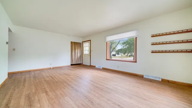 $150,000 | 240 Renrose Avenue, Loves Park, IL 61111