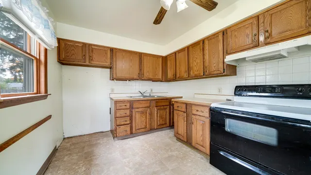 $150,000 | 240 Renrose Avenue, Loves Park, IL 61111