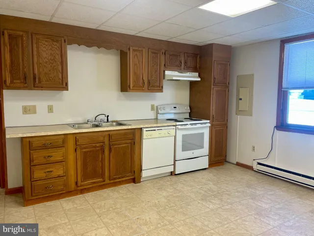$1,350 | 19 East Centre Street, Unit 2, Mahanoy City, PA 17948