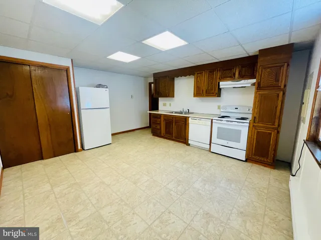 $1,350 | 19 East Centre Street, Unit 2, Mahanoy City, PA 17948