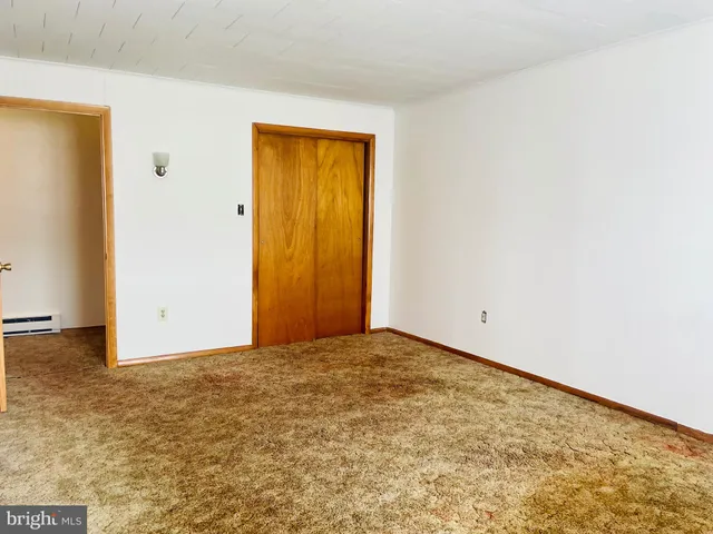 $1,350 | 19 East Centre Street, Unit 2, Mahanoy City, PA 17948