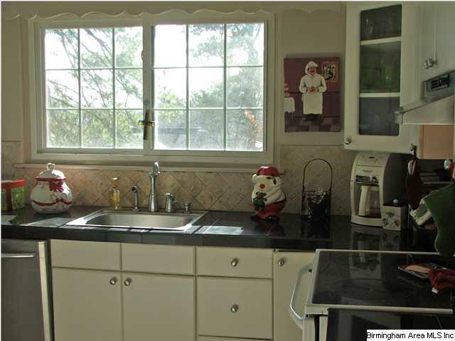 2016 Southwood Road Birmingham, AL 35216 - Photo 11 of 22