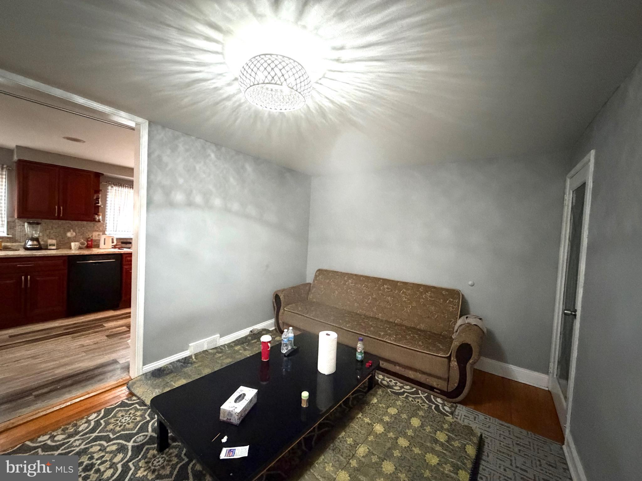 708 Selmer Road Philadelphia, PA 19116 - Photo 2 of 5 Gallery Image 2