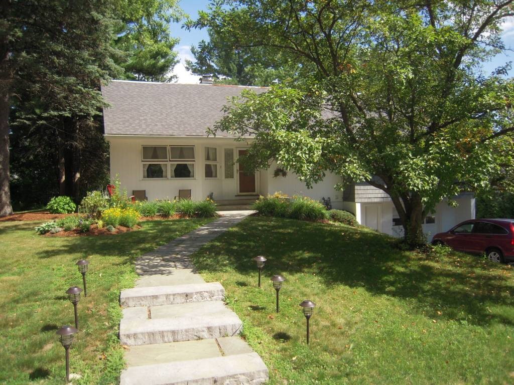 5 Hillcrest Road Essex Junction, VT 05452 - Photo 1 of 36 Gallery Image 1
