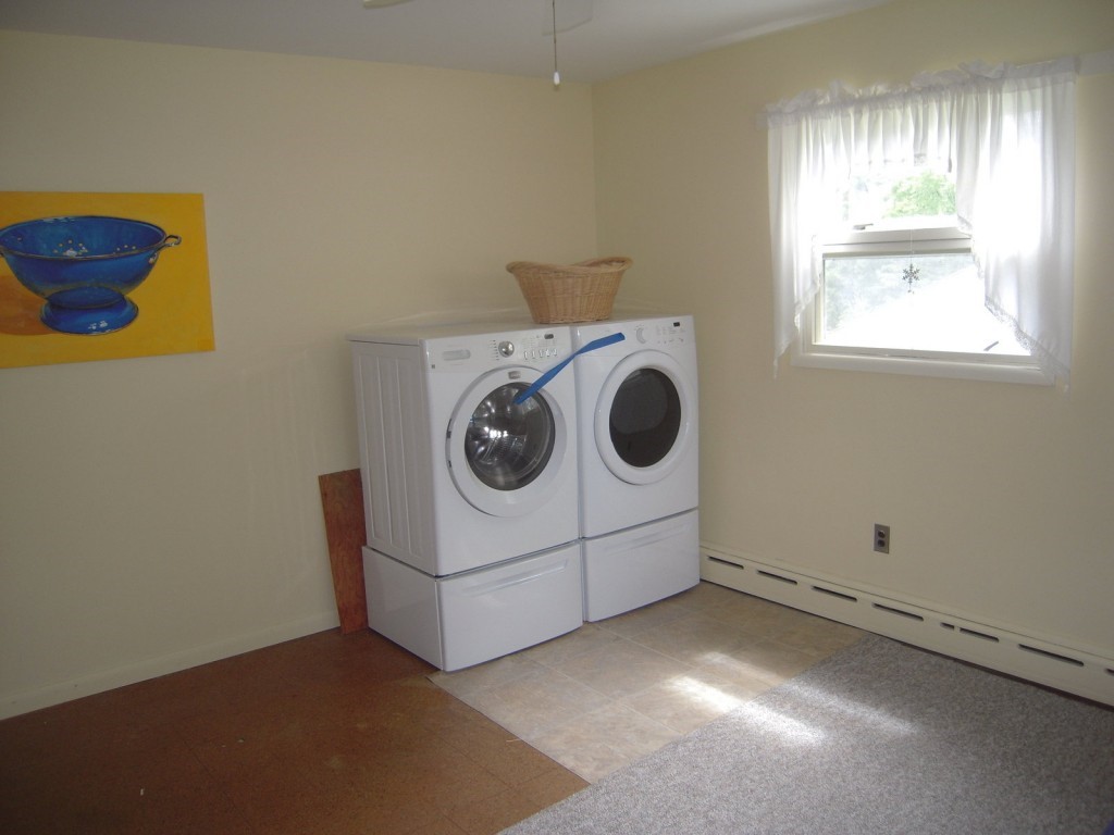 5 Hillcrest Road Essex Junction, VT 05452 - Photo 27 of 36 Gallery Image 27