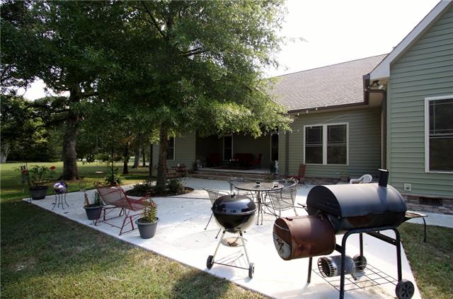 232 Toliver Lake Road Manchester, TN 37355 - Photo 18 of 20 This home is just waiting for your personal touch.