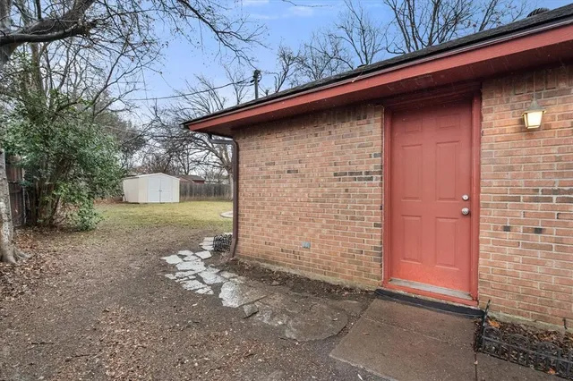 $250,000 | 2305 Gilbert Circle, Arlington, TX 76010
