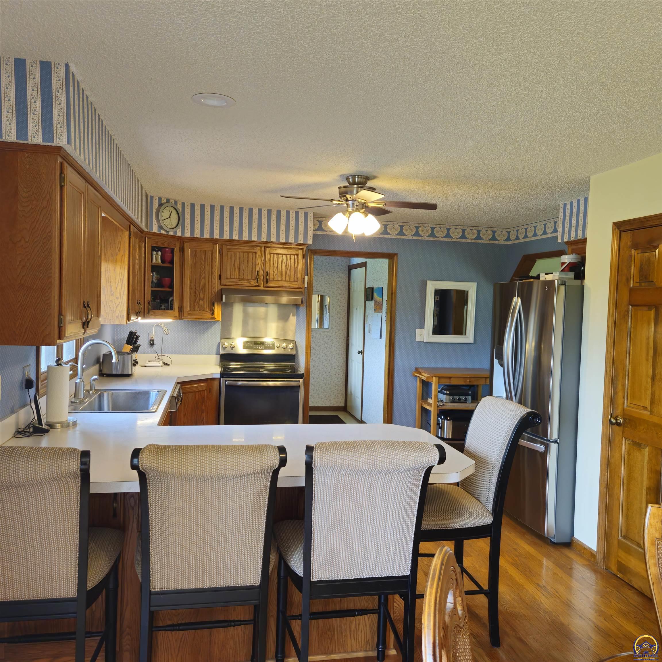 5334 Northwest Rochester Road Topeka, KS 66617 - Photo 4 of 21