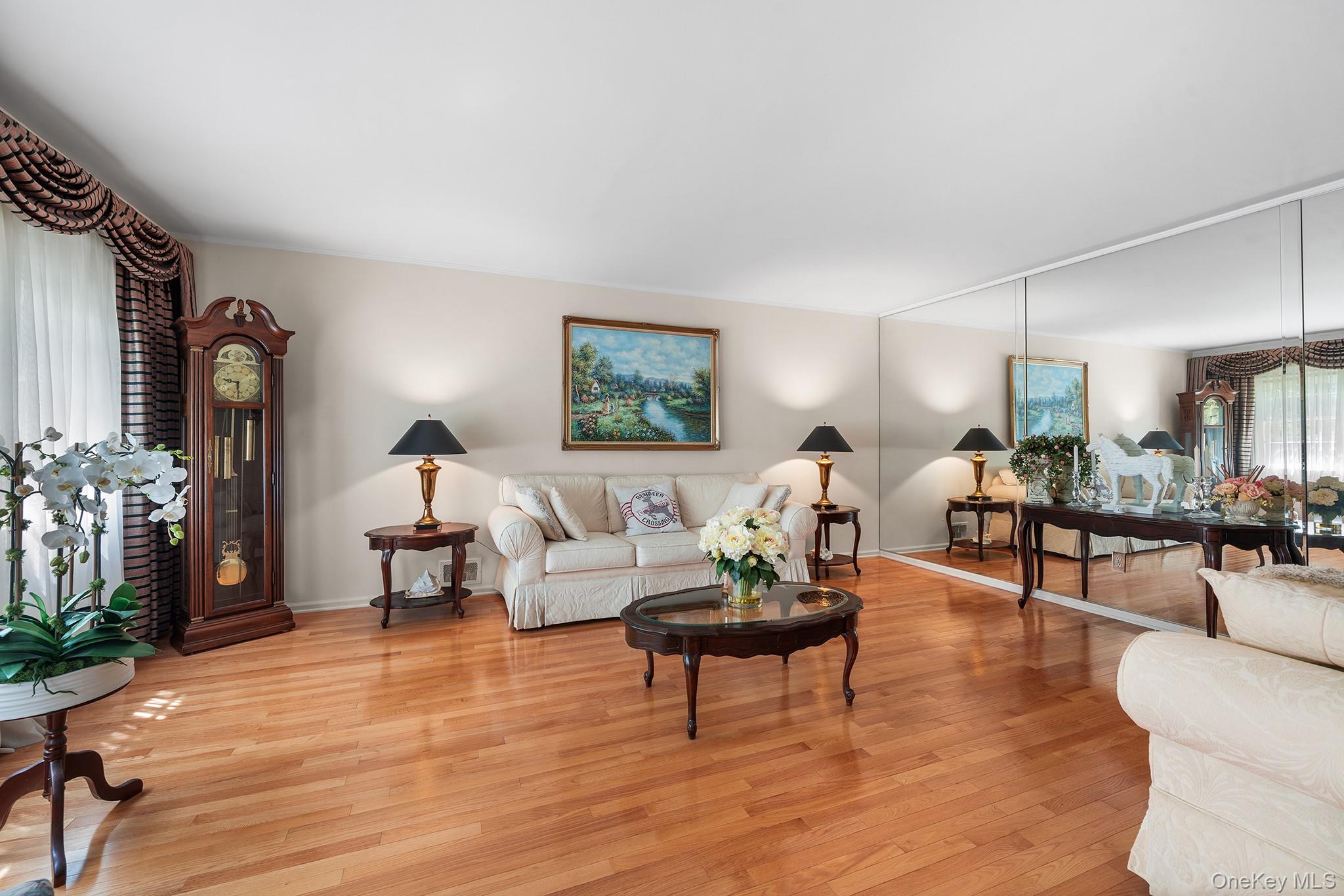 19 Carlton Road Bronxville, NY 10708 - Photo 9 of 42 Gallery Image 9