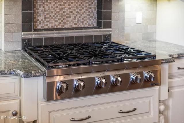 $1,300,000 | 8207 Washington Pike, Corryton, TN 37721