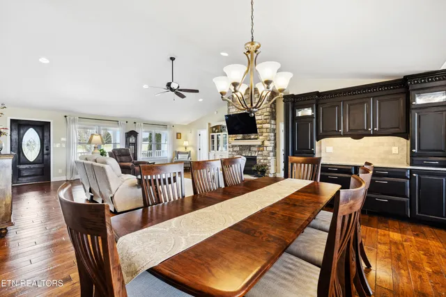 $1,300,000 | 8207 Washington Pike, Corryton, TN 37721