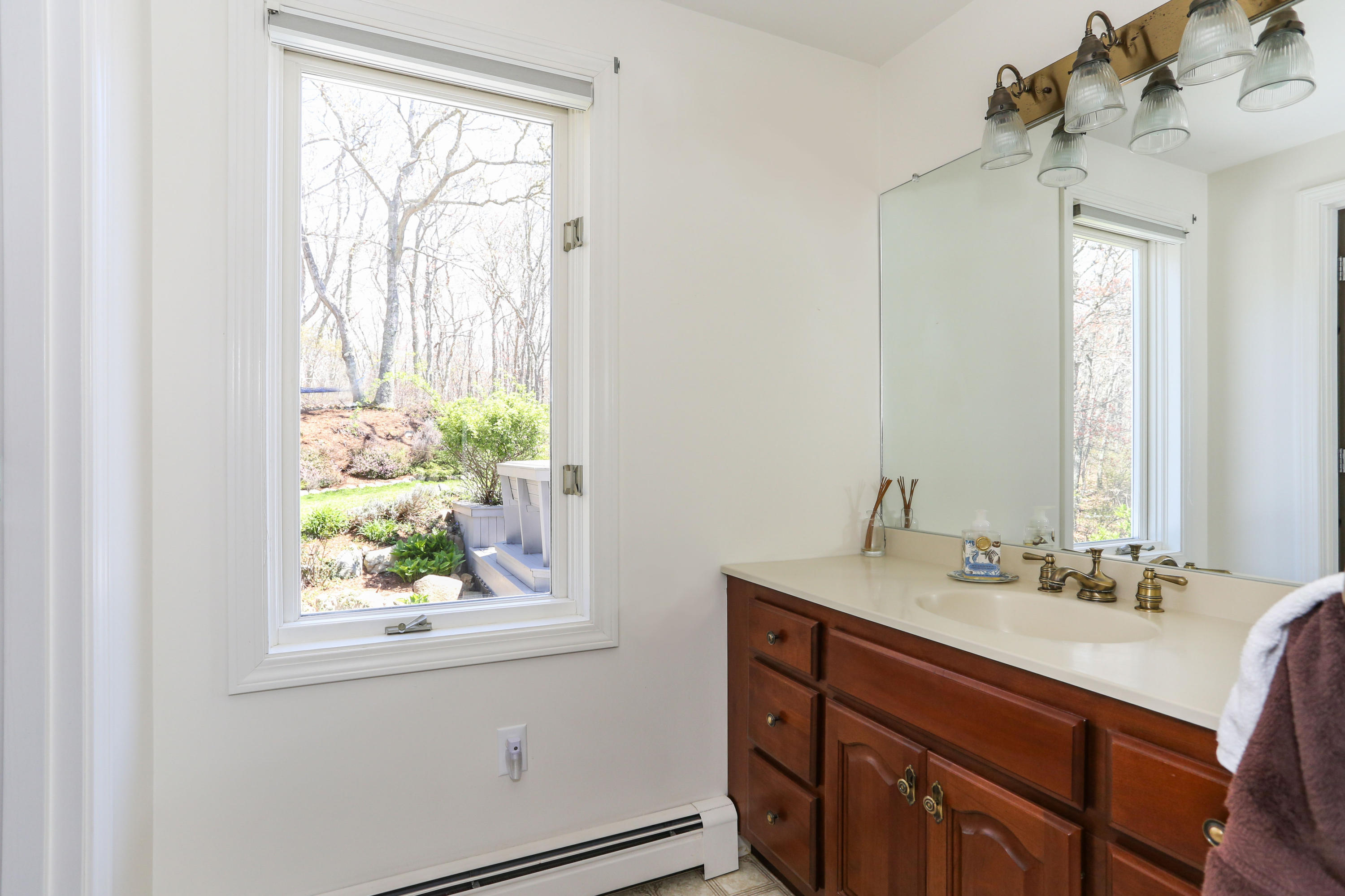 201 Red Top Road Brewster, MA 02631 - Photo 17 of 35 201RedLR-19