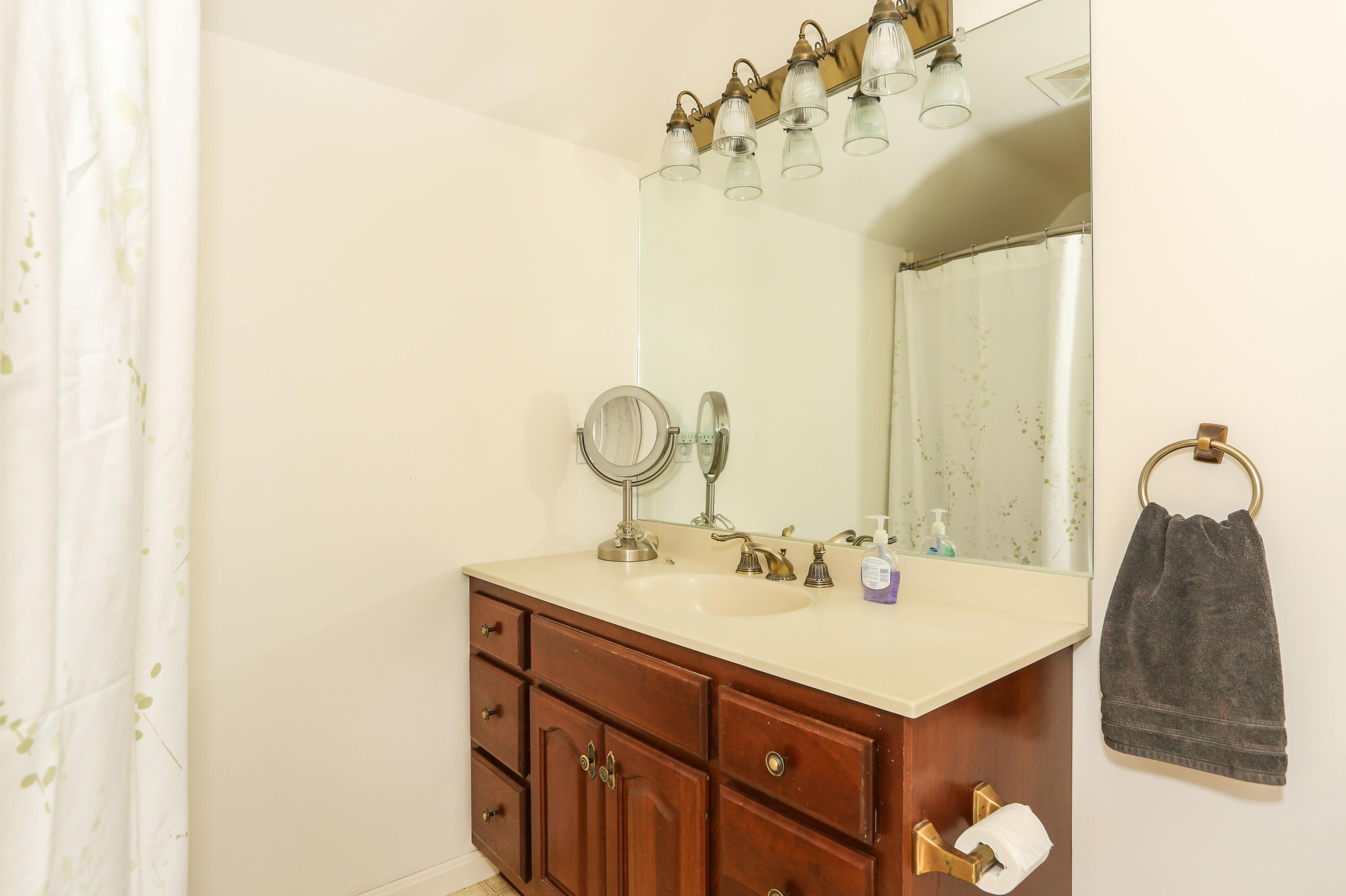 201 Red Top Road Brewster, MA 02631 - Photo 25 of 35 201RedLR-28