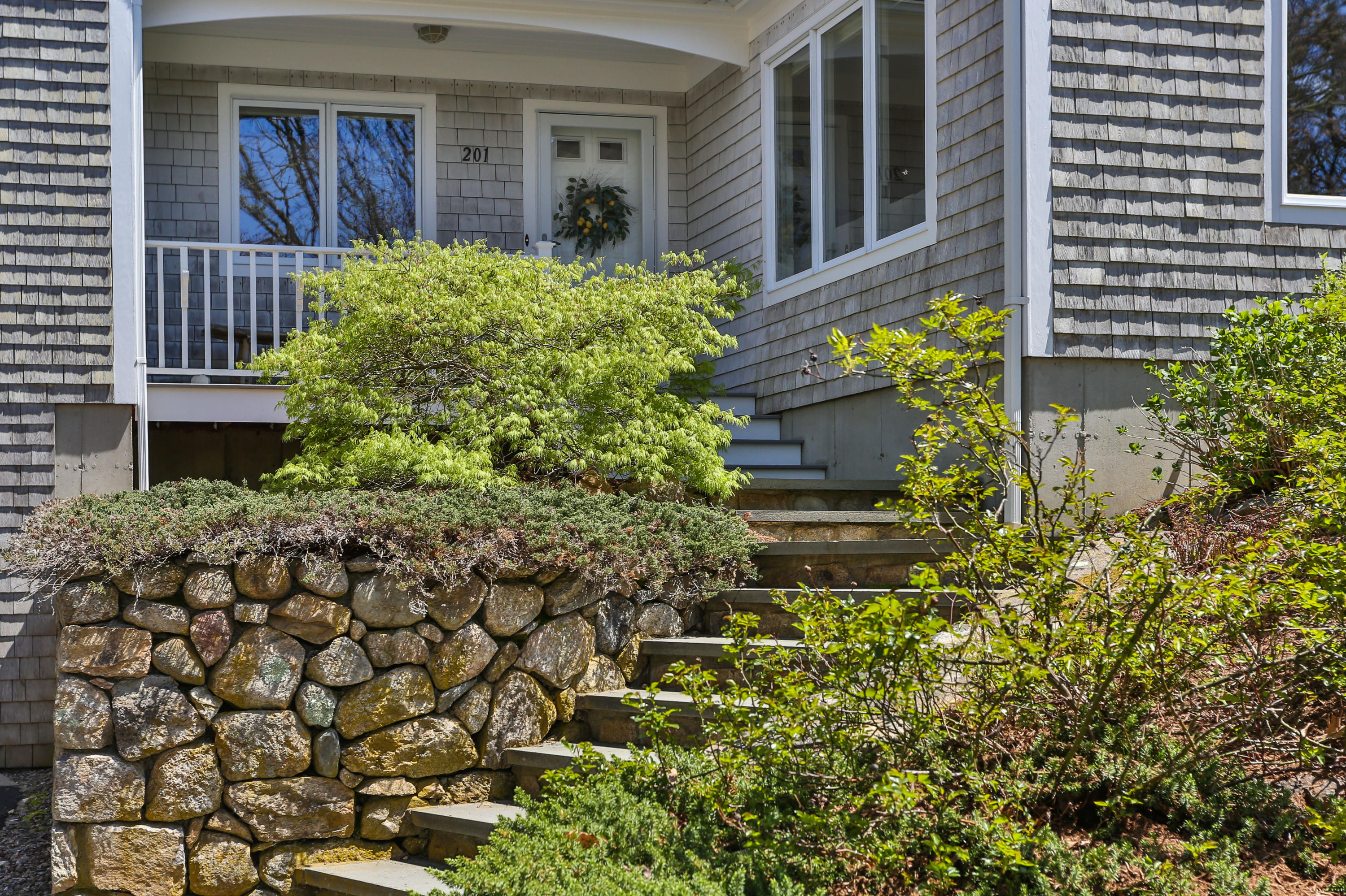 201 Red Top Road Brewster, MA 02631 - Photo 3 of 35 201RedLR-3