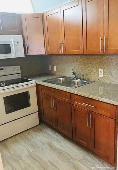 41 Mansfield B, Unit 41 Boca Raton, FL 33434 - Photo 4 of 10 Gallery Image 4