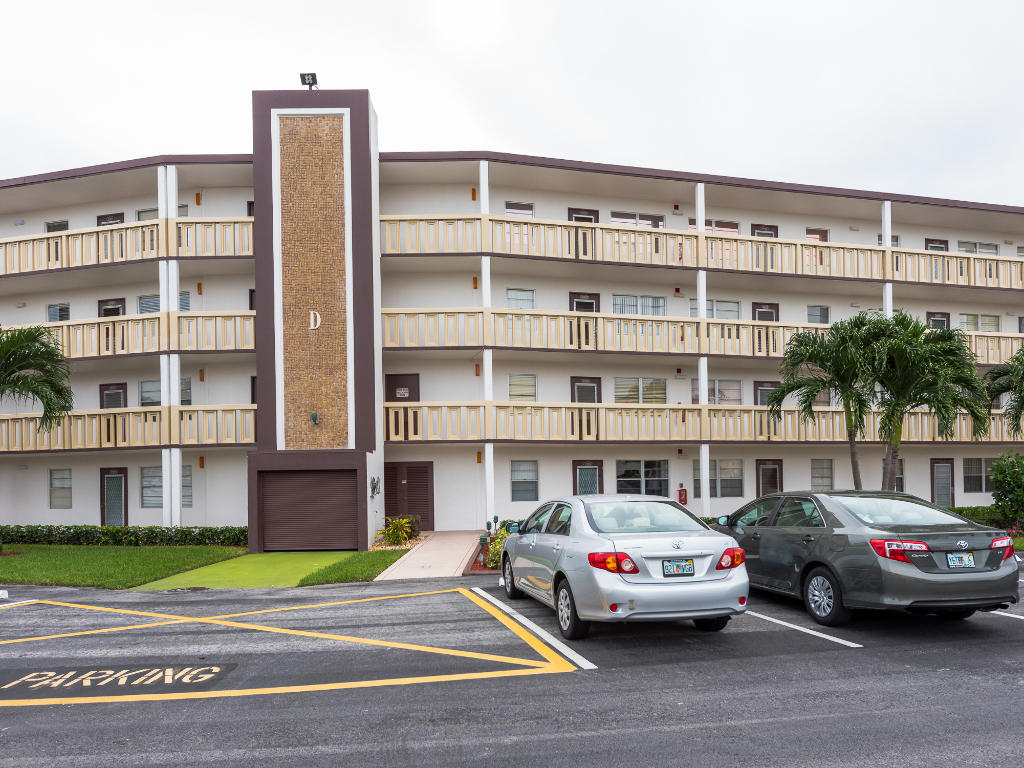 1060 Guildford East, Unit D Boca Raton, FL 33434 - Photo 18 of 22 Front_Exterior