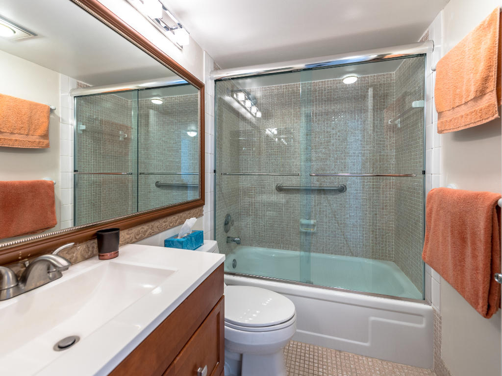 1060 Guildford East, Unit D Boca Raton, FL 33434 - Photo 8 of 22 Master_Bathroom