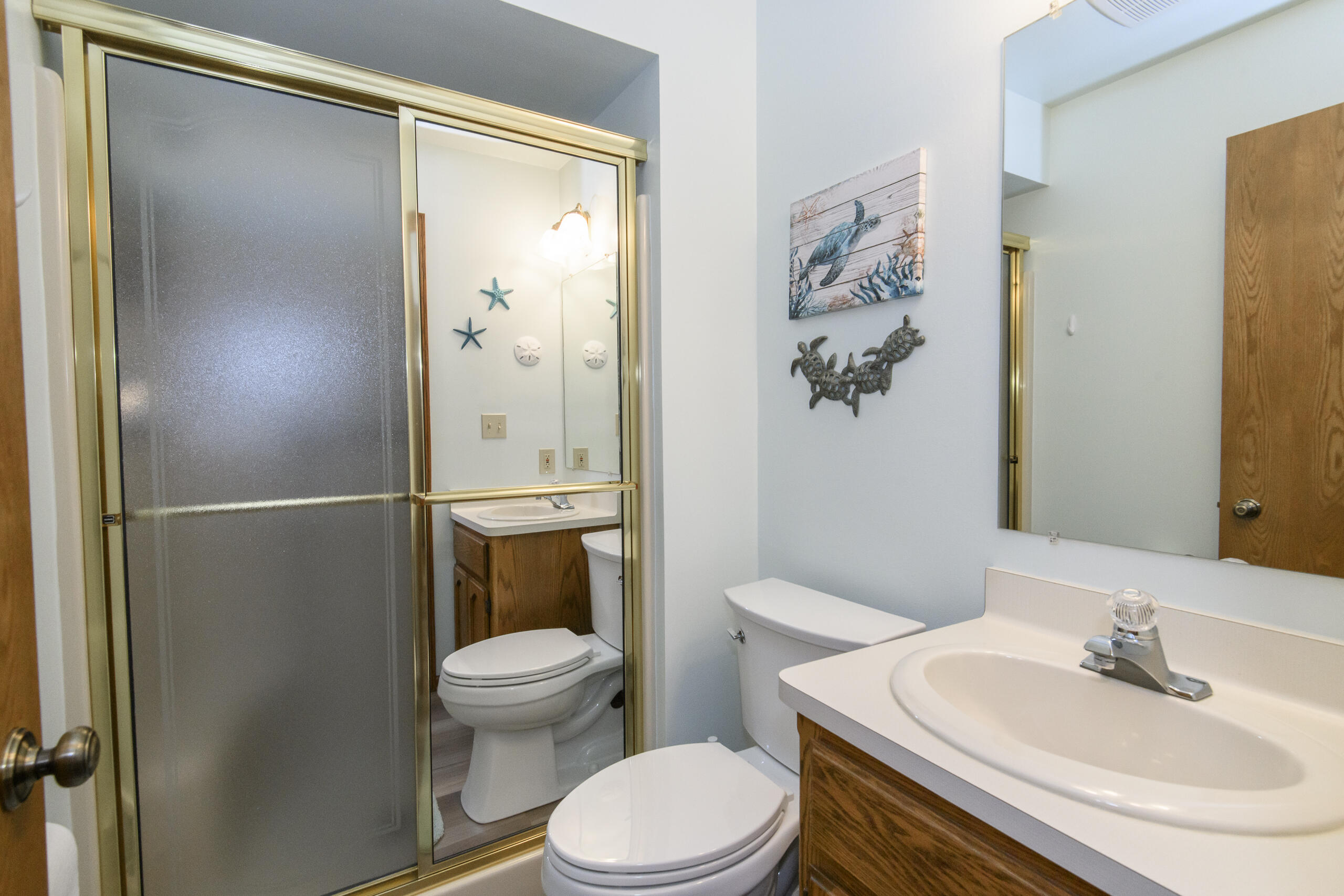 W178N9858 Riversbend Circle East, Unit D95 Germantown, WI 53022 - Photo 18 of 27 Full Bath
