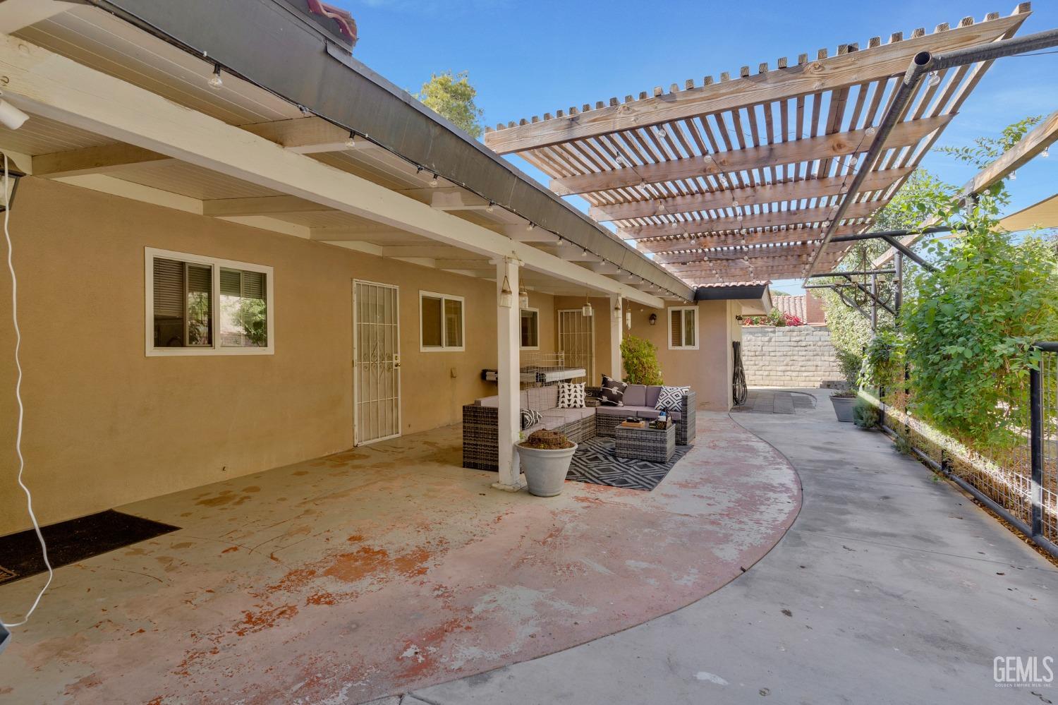 Undisclosed Address Bakersfield, CA 93306 - Photo 32 of 40 a view of living room with furniture