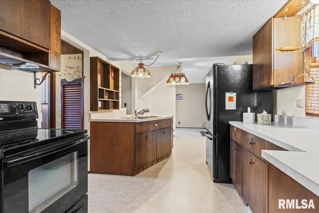 $249,900 | 34831 Greenland Road, Virden, IL 62690