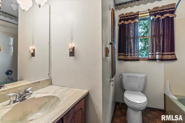 $249,900 | 34831 Greenland Road, Virden, IL 62690