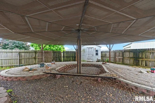 $249,900 | 34831 Greenland Road, Virden, IL 62690