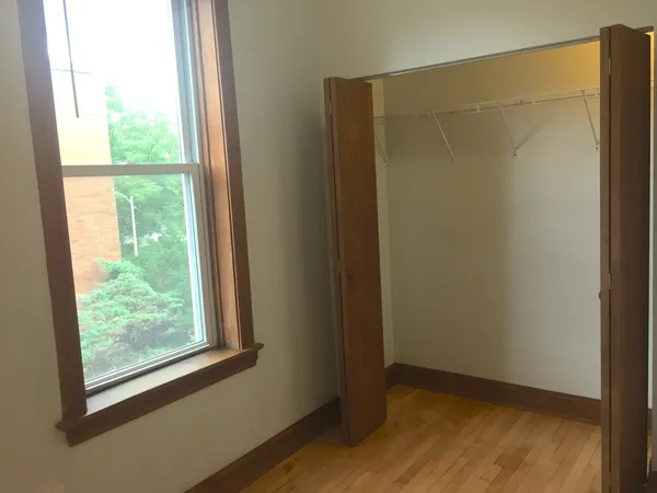 $1,900 | 2318 South Marshall Boulevard, Unit 2, Chicago, IL 60623