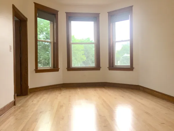 $1,900 | 2318 South Marshall Boulevard, Unit 2, Chicago, IL 60623