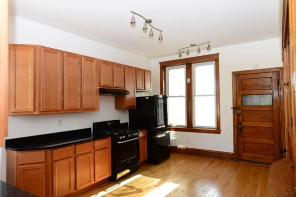 $1,900 | 2318 South Marshall Boulevard, Unit 2, Chicago, IL 60623