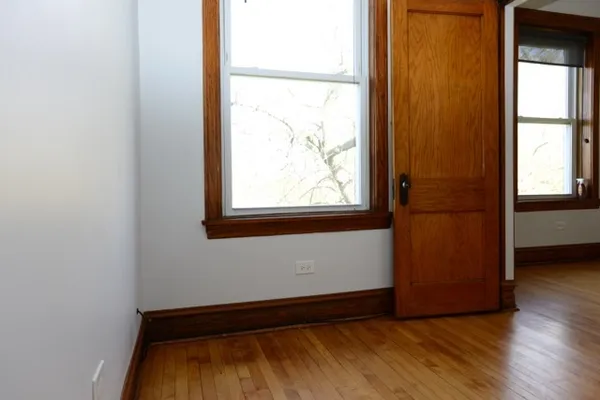 $1,900 | 2318 South Marshall Boulevard, Unit 2, Chicago, IL 60623