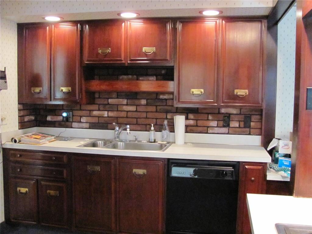 4989 Seneca Road Sharpsville, PA 16150 - Photo 5 of 19 Gallery Image 5
