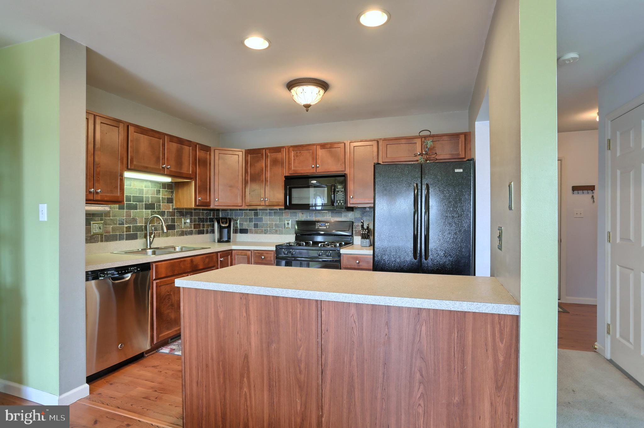 576 Fox Ridge Lane Lebanon, PA 17042 - Photo 16 of 34 Kitchen View 2
