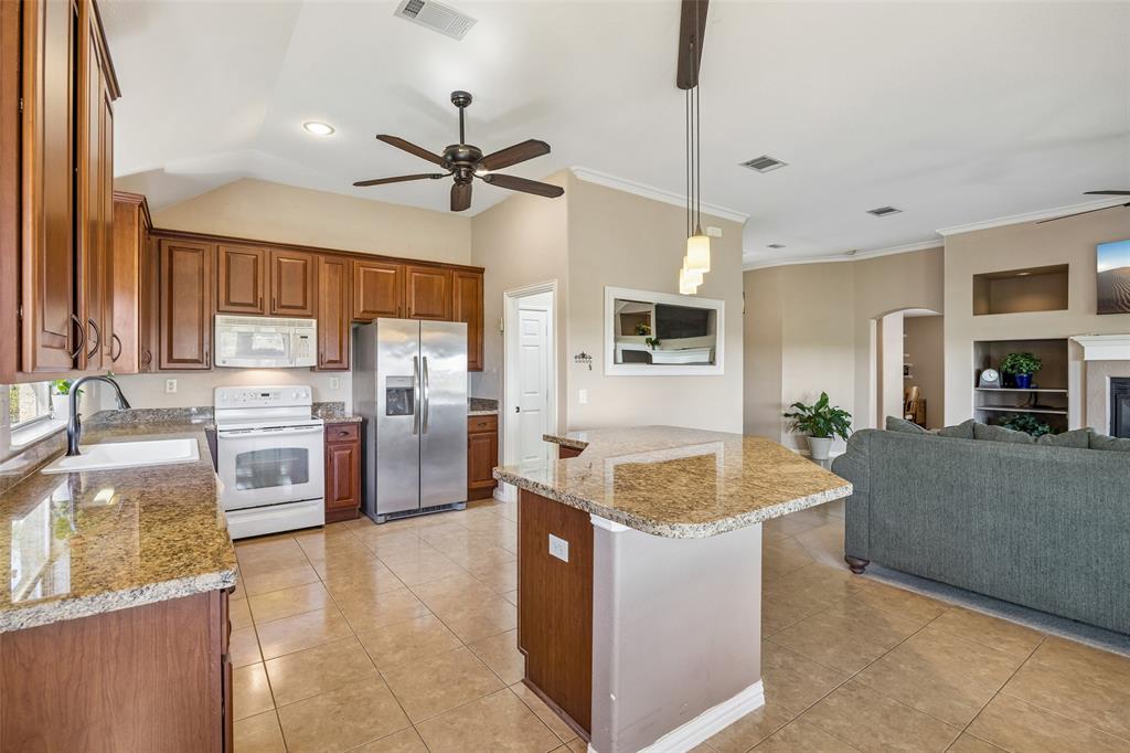 9221 Perimeter Street Denton, TX 76207 - Photo 9 of 36