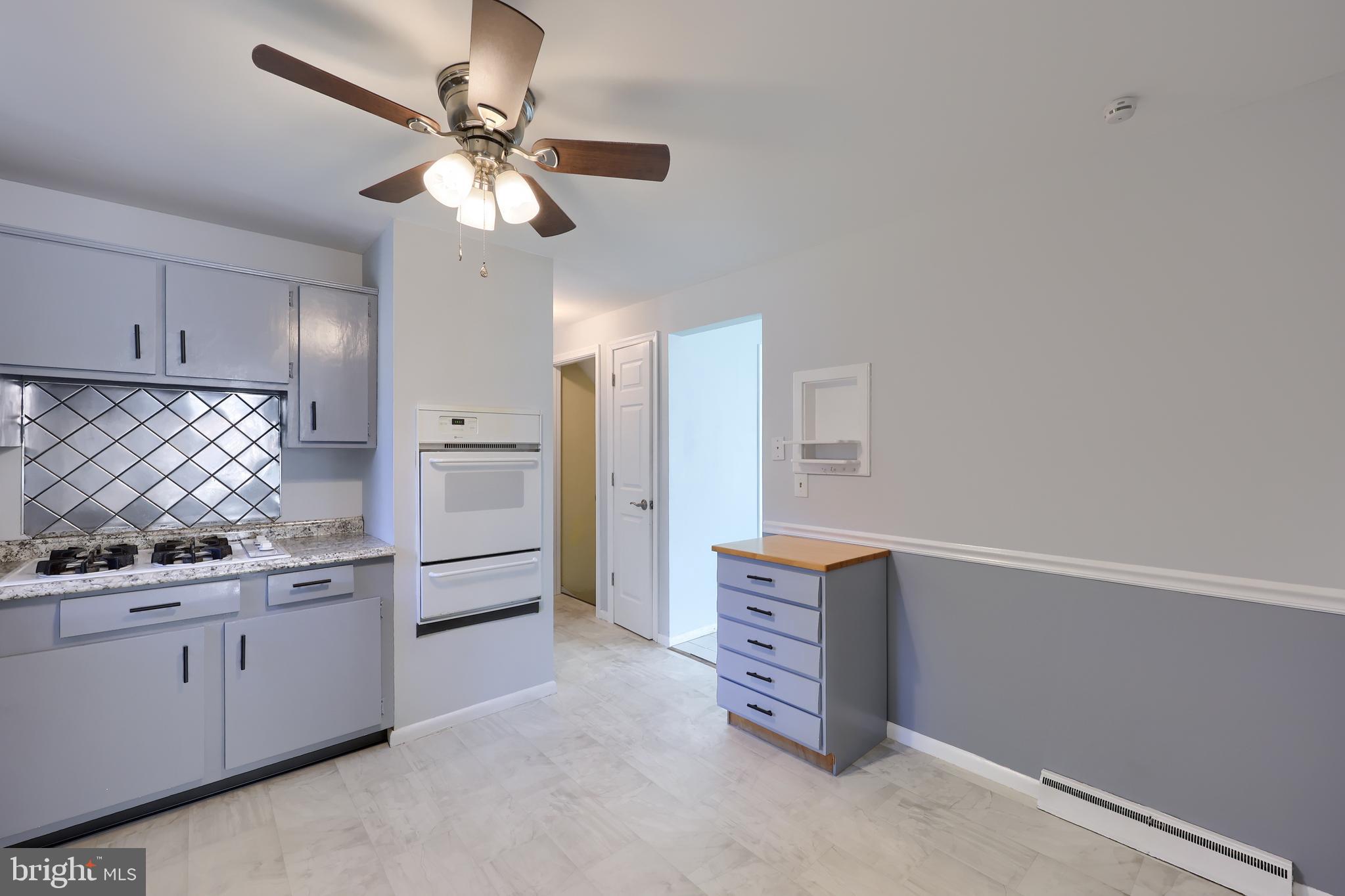 1635 Robert Road Lancaster, PA 17601 - Photo 11 of 46 Kitchen