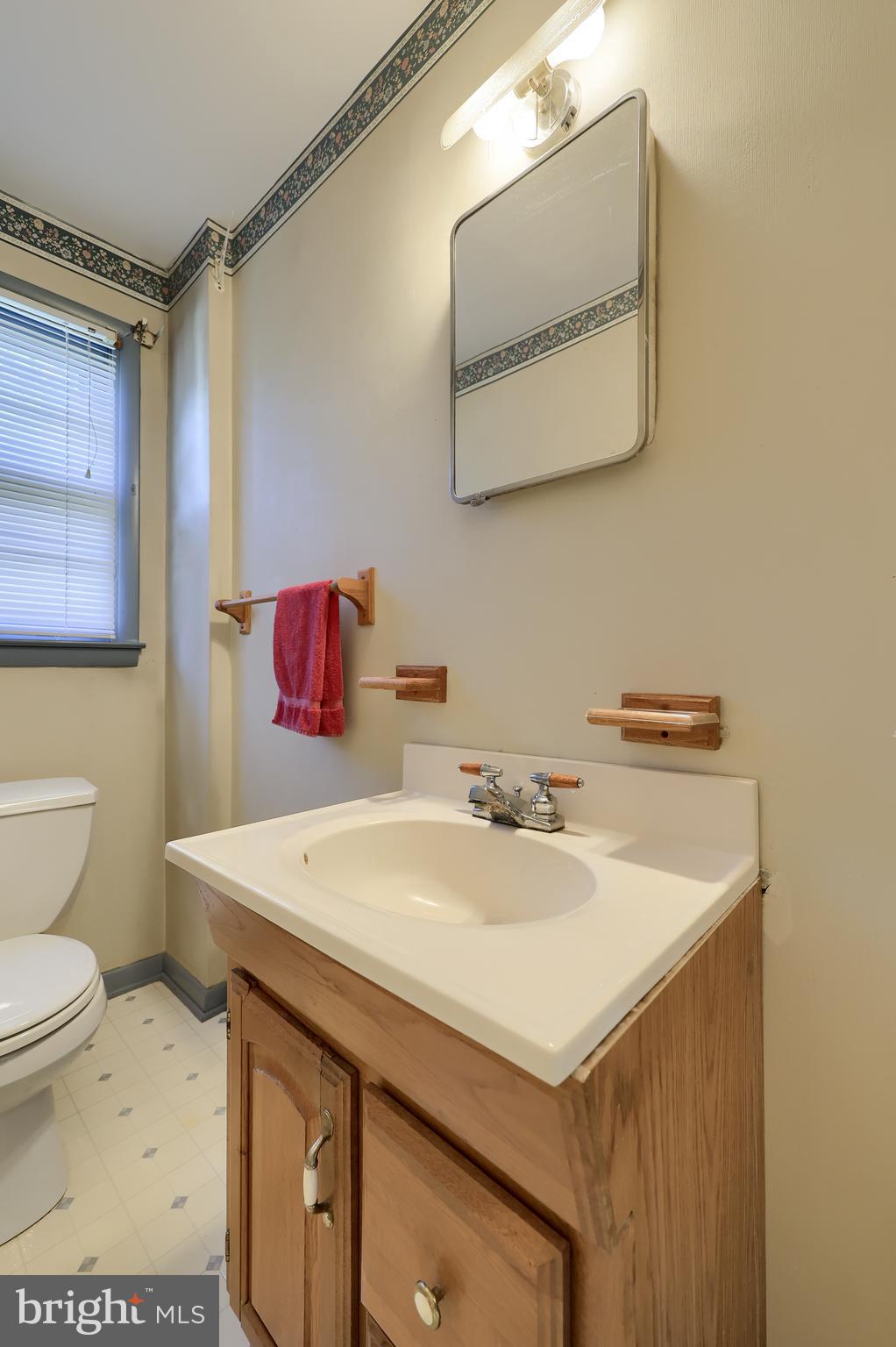 1635 Robert Road Lancaster, PA 17601 - Photo 16 of 46 First Floor Powder Room