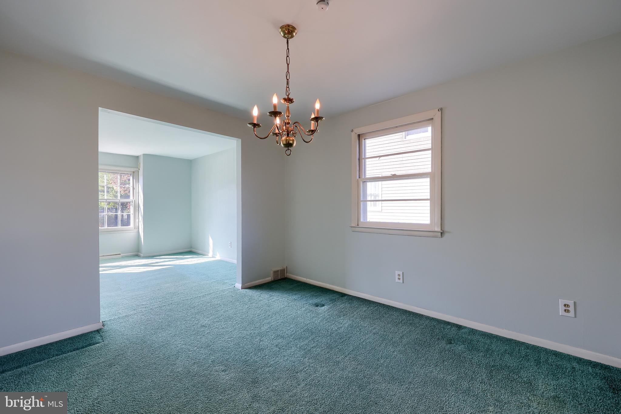1635 Robert Road Lancaster, PA 17601 - Photo 9 of 46 Dining Room