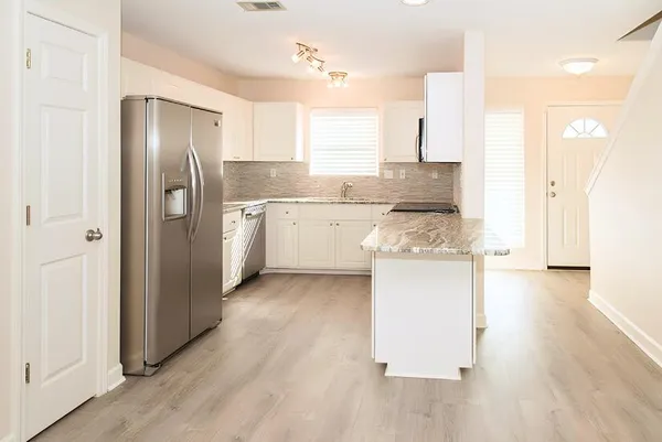 $2,100 | 234 Pelican Place, Unit 2, Destin, FL 32541