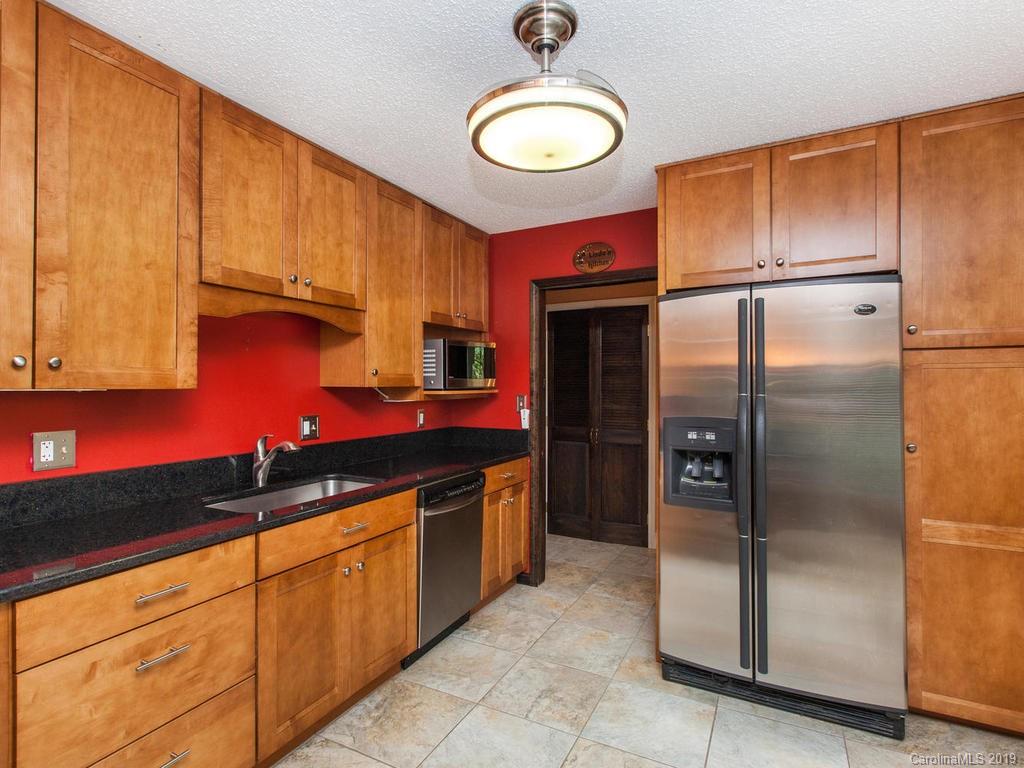 138 Laurel Road Arden, NC 28704 - Photo 6 of 36 Gallery Image 6