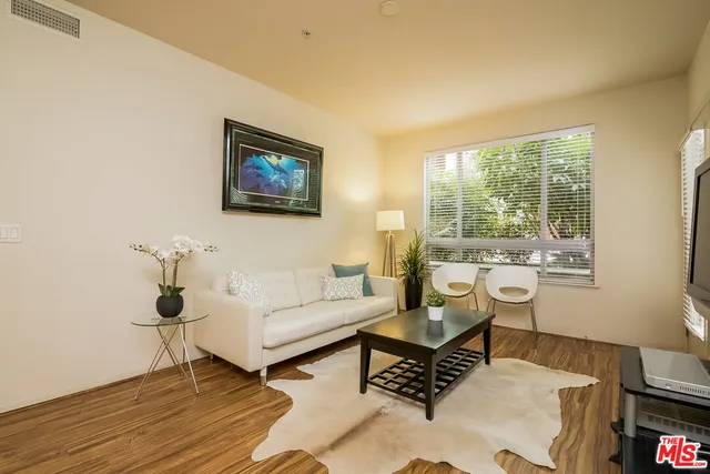 $3,400 | 100 South Alameda Street, Unit 167, Los Angeles, CA 90012