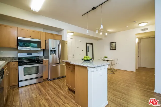 $3,400 | 100 South Alameda Street, Unit 167, Los Angeles, CA 90012