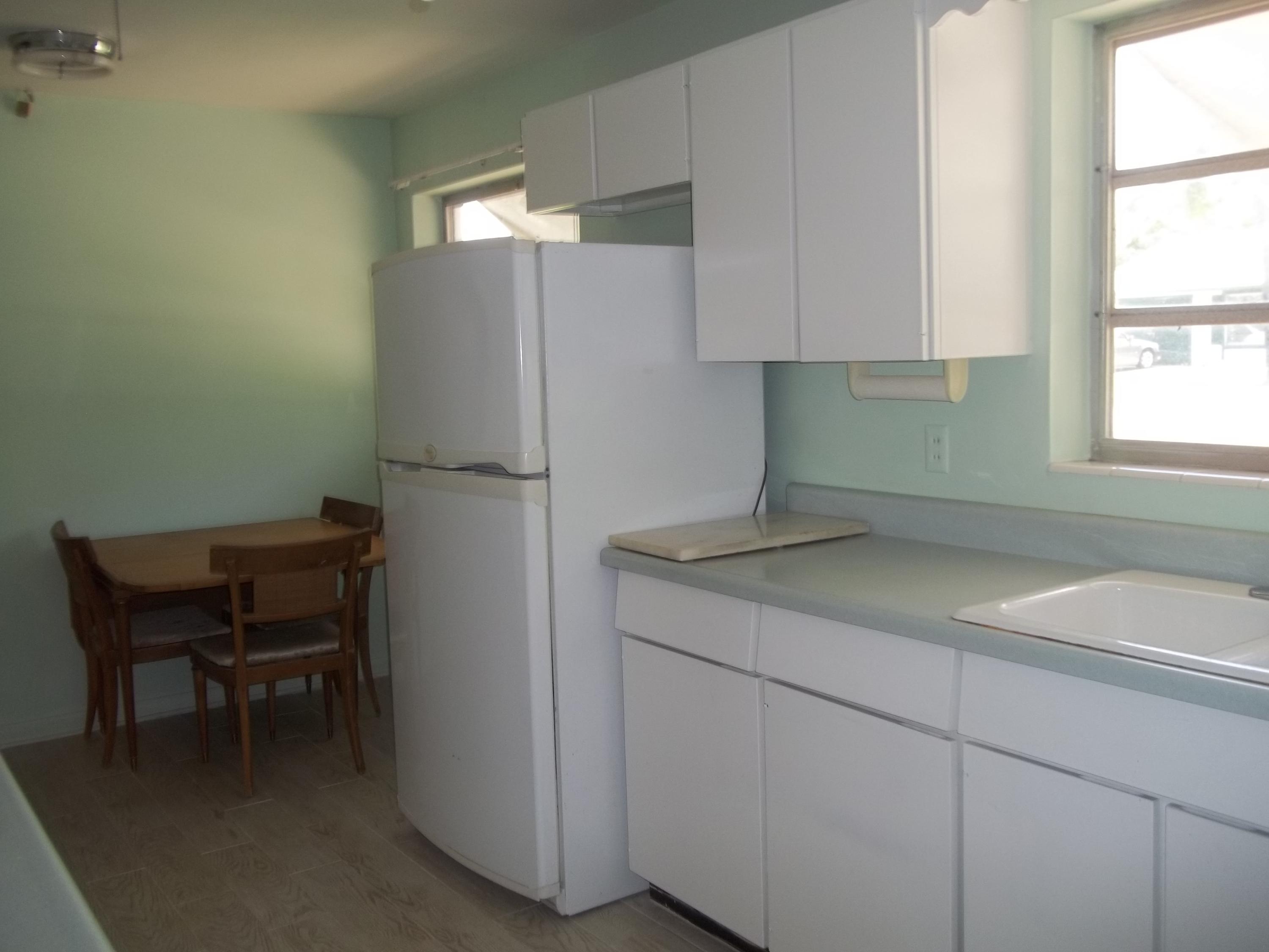 1509 Donald Road Jupiter, FL 33469 - Photo 4 of 19 Kitchen