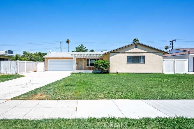 8777 Glencoe Drive Riverside, CA 92503 - Photo 7 of 51