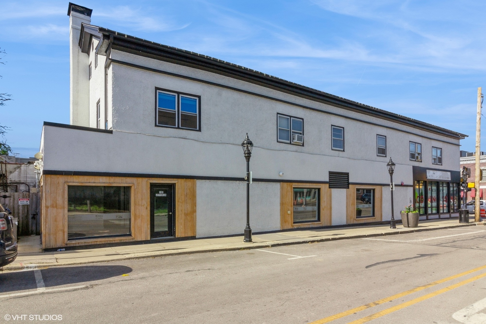 10 East Jefferson Avenue, Unit 4 Naperville, IL 60540 - Photo 1 of 12 front view of a building