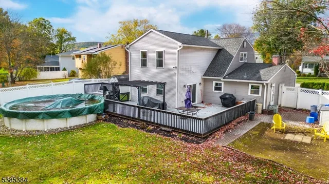 $595,000 | 50 Clover Hill Drive, Flanders, NJ 07836