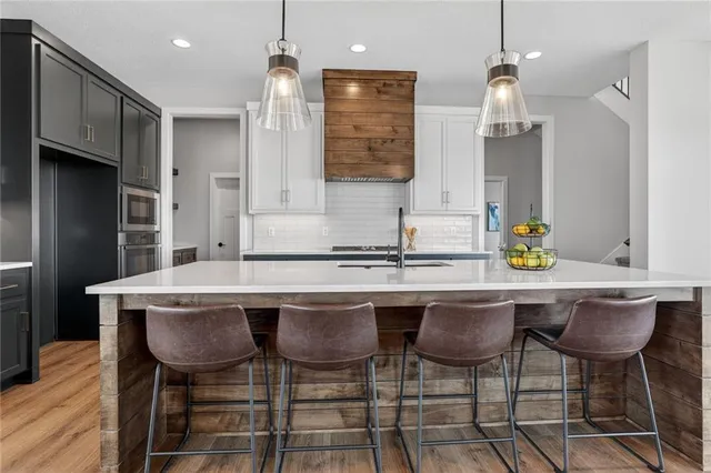 $745,000 | 1712 Southwest Arbor Park Drive, Lee's Summit, MO 64082