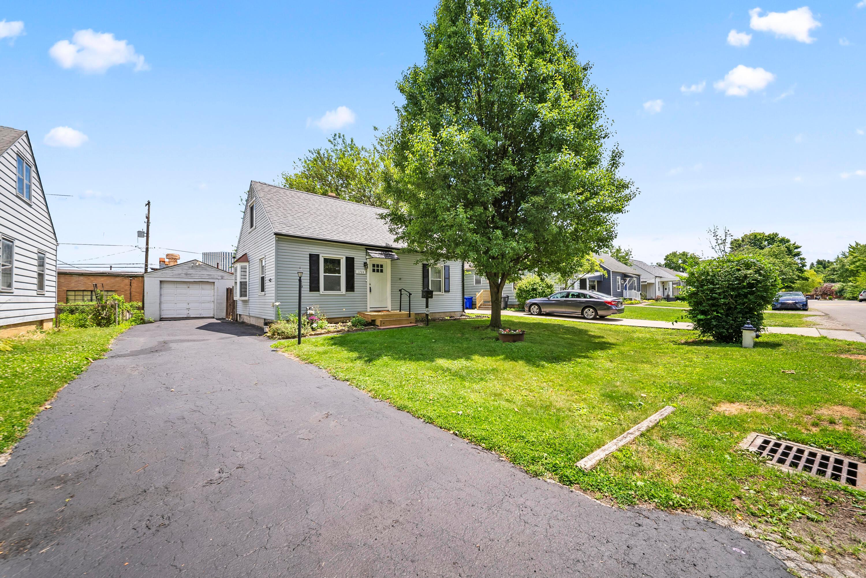 1704 Rhoda Avenue Columbus, OH 43212 - Photo 2 of 51