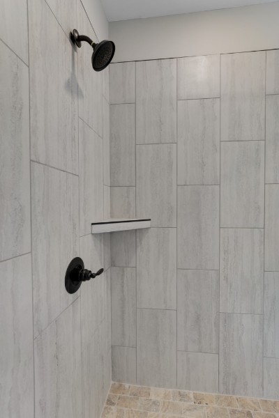 1100 Goose Drive Springfield, TN 37172 - Photo 17 of 19 a bathroom with a shower