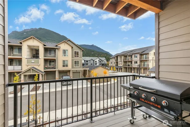 $484,500 | 1845 Southeast 12th Place, Unit H204, North Bend, WA 98045