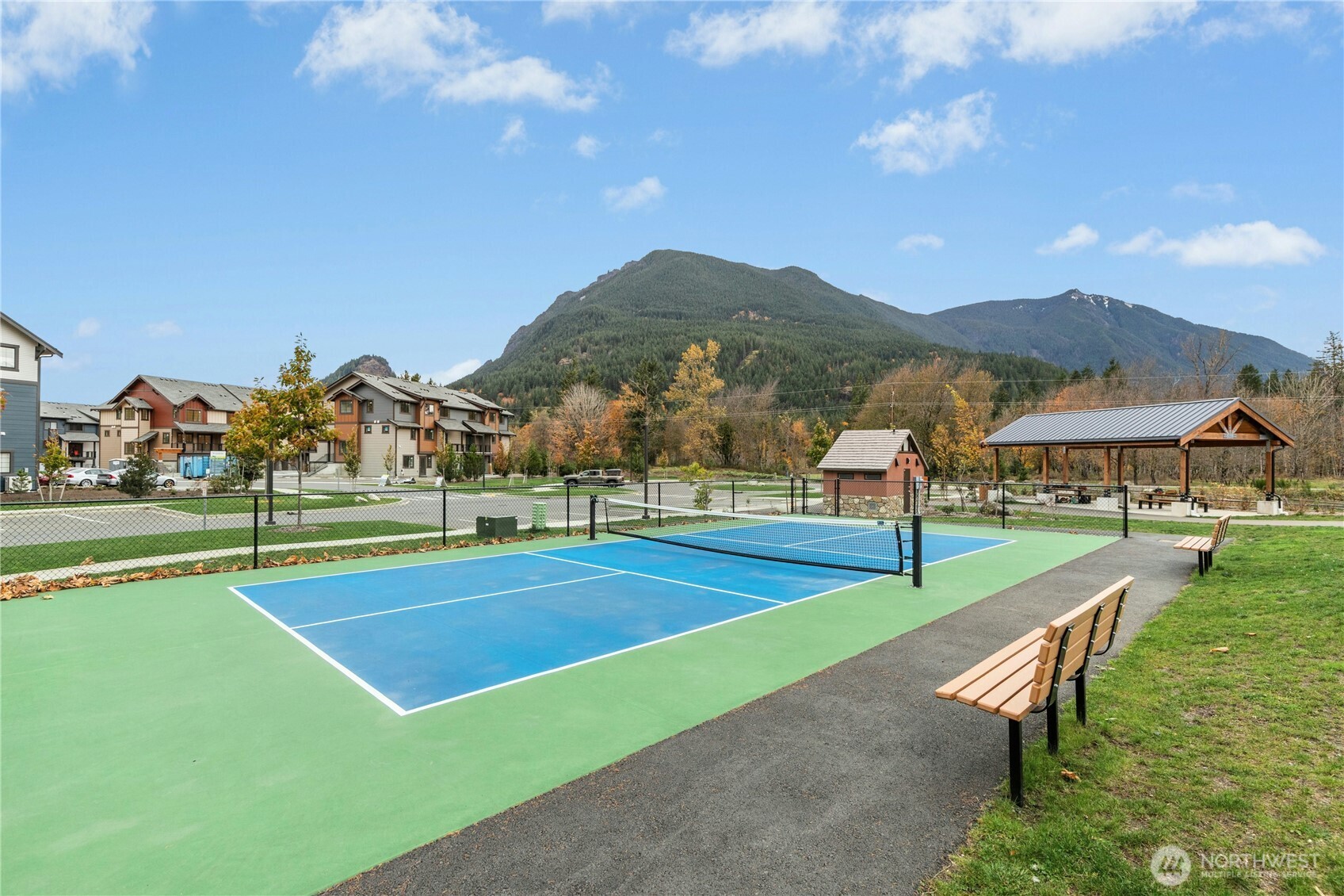 1845 Southeast 12th Place, Unit H204 North Bend, WA 98045 - Photo 29 of 31 a view of a basketball court